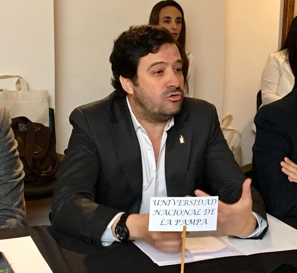 Decano en Consejo Permanente decanos Derecho