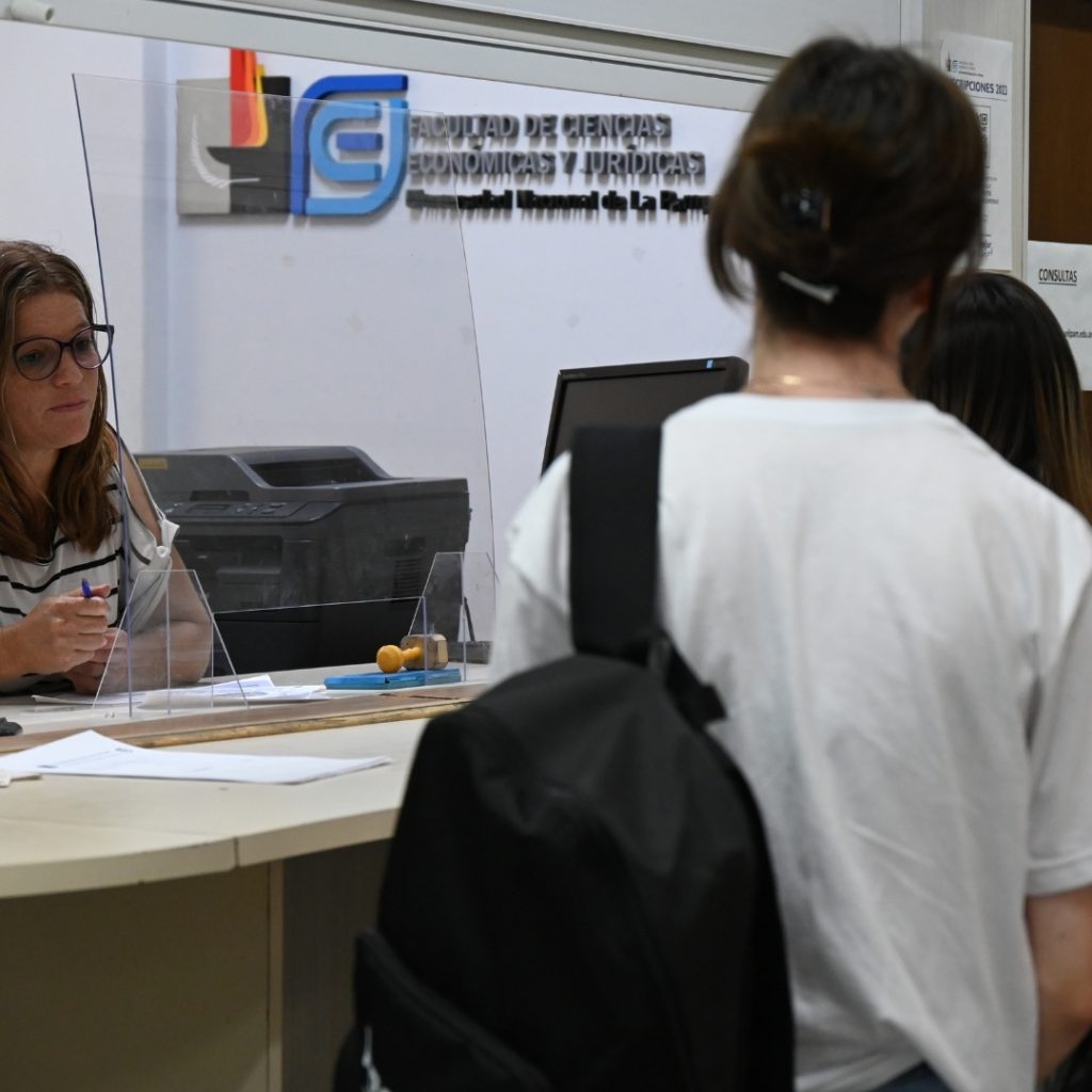 Horarios del Departamento de Alumnos/as