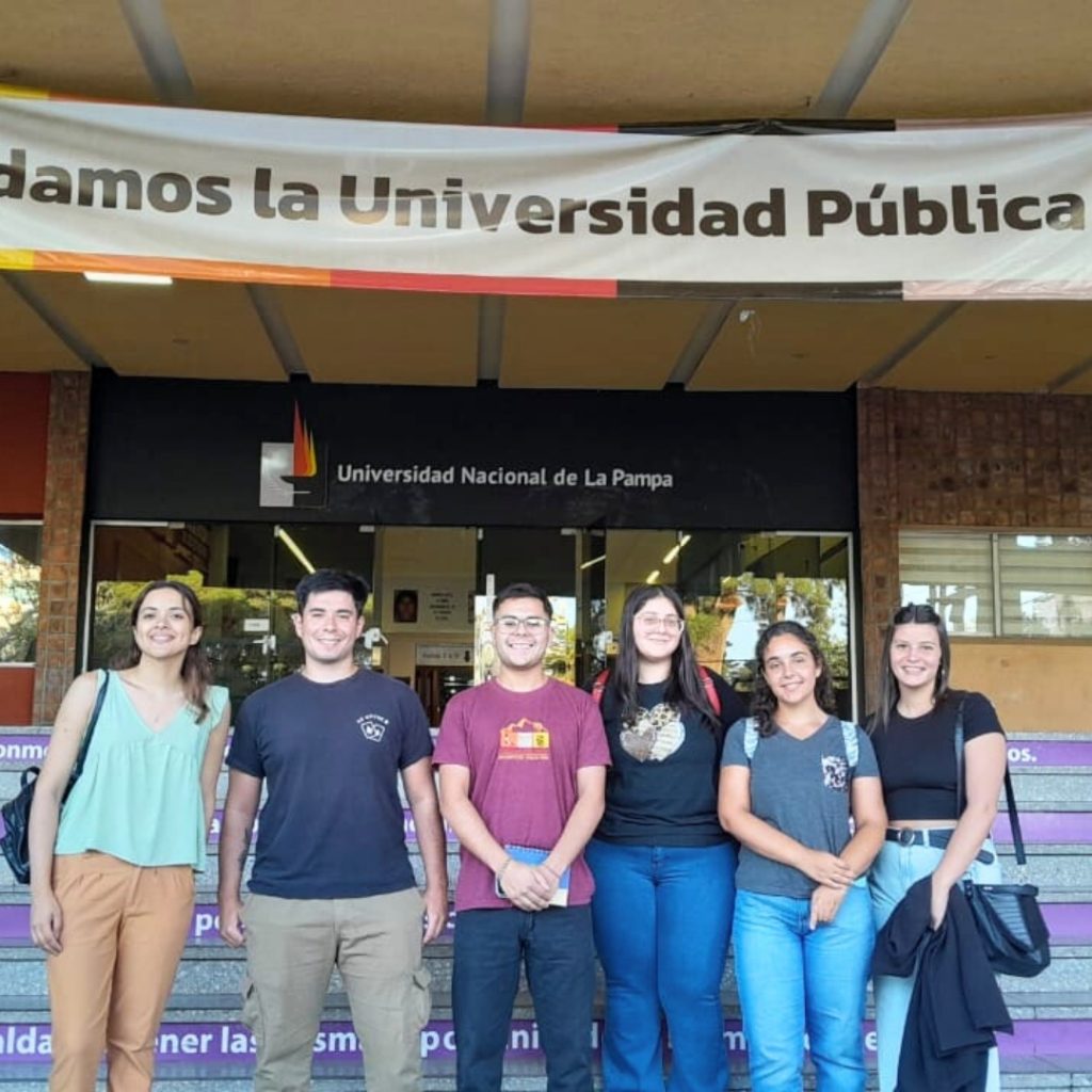 Estudiantes de la EcoJur en la Escuela de Verano de Lartirigoyen