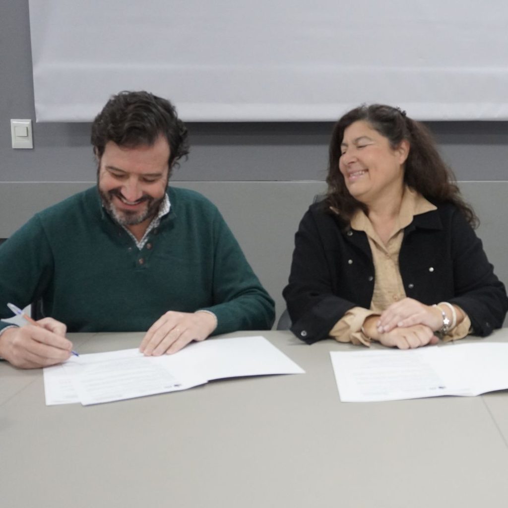 Cooperación entre el ámbito académico y el sector productivo: firma de convenio con la CACIP