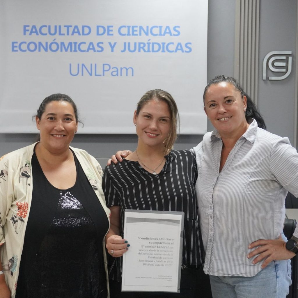 Felicitaciones a nuevas Licenciadas en Administración y Gestión Universitaria